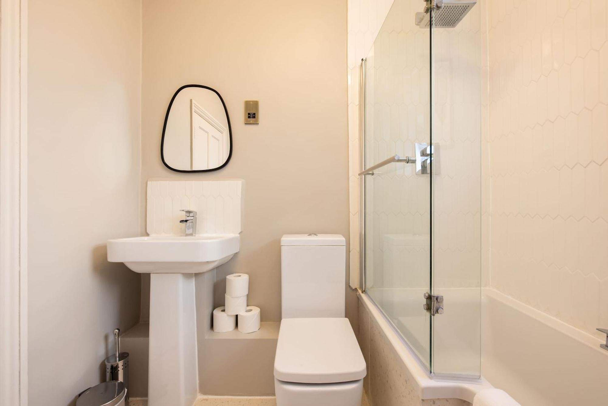 The Fulham Bolthole - Beckoning 2bdr Flat With Garden